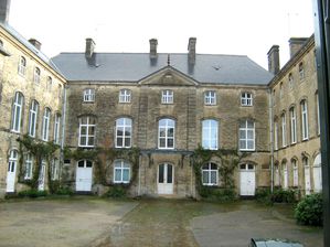 Vauquelin-facade-01.jpg