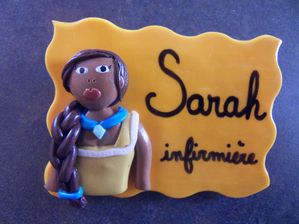 Badge fimo Pocahontas tresse marronSARAH