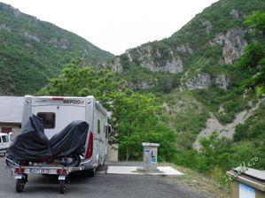 Jetelle-La-Malene-03-border.jpg