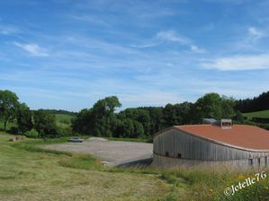 Jetelle-Champoly-01-border.jpg