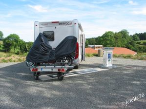 Jetelle-Champoly-04-border.jpg