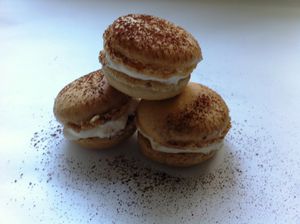 Macaron-Caramel-Tiramitsu-V2.jpg