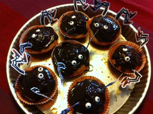Halloween_cupcakes3.JPG