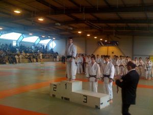 photo thmoas podium