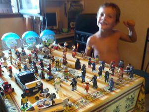 01 - Esteban Et Ses Playmobils Figurines