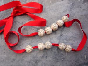 collier-mots-rouge.jpg