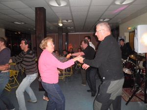 2011 - Les vieux dansent