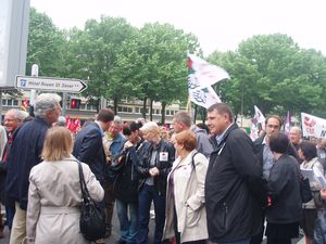 P1011129-manif27mai10.JPG