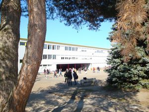 Coll-ge-Vauguyon.jpg