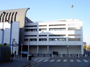 Bobigny_-_Hotel_de_Police.jpg