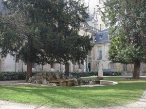 Dijon - Place des Ducs 4