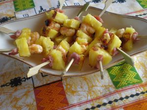 brochette-aperitive-ananas-crevette.JPG