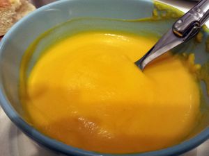 Veloute-aux-carottes--patate-douce--curry-et-gingembre.jpg