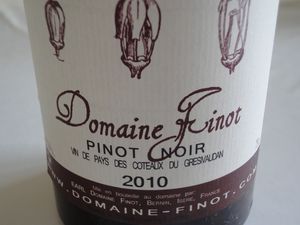 vino passion pinot noir 2010
