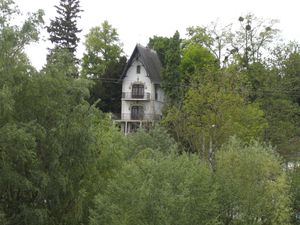 maison hantee bourgogne