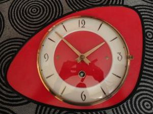325321PENDULE_VINTAGE_FORMICA.jpg
