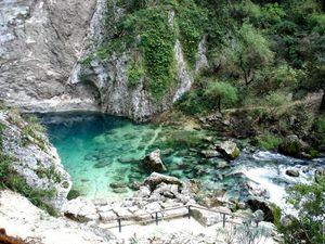 fontaine-de-vaucluse2.jpg