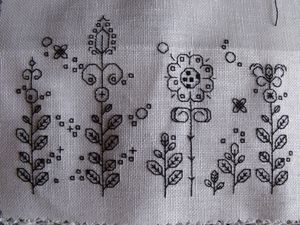 fleur blackwork (noir de chez marabout)