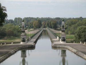 Pont-Canal-de-Briare.jpg