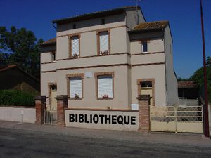 Fa-ade-Biblioth-que-1-.JPG