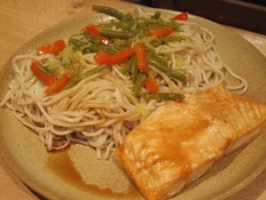 saumon-laque-aux-nouilles-chinoises.jpg