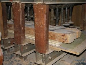 placage en collage dans chassis a plaquer