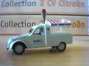 REVUE-2CV-21-Pick-up-Miko-marchand-de-glaces-1960.jpg