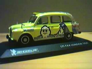 Michelin-Austin-FX4-Taxi-londre-1970-Revue-19-11-95.jpg