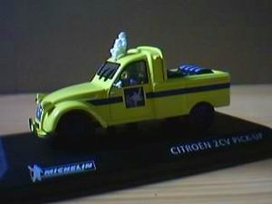 Michelin-Citroen-2CV-Pick-up1948-90-Revue-17-11-95.jpg