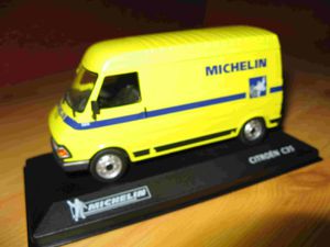 Michelin-Citroen-C35-1975-revue-Michelin-n-50.jpg