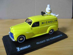 Michelin-Peugeot-203-1960-34-11-95.jpg