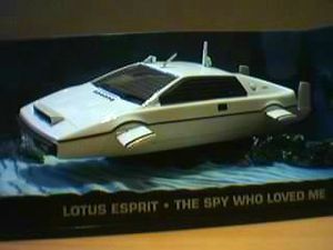 Lotus-Esprit-l-espion-qui-m-aimait-1977-Revue-3-007-U-H.jpg