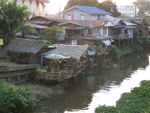 0112.Maisons pres de la riviere - Ayutthaya