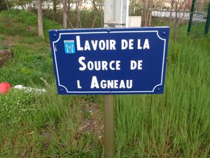 Panneau neuf de l-inauguration 2012- mais lavoir communal a