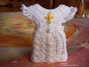 robe-communion-dragees-crochet