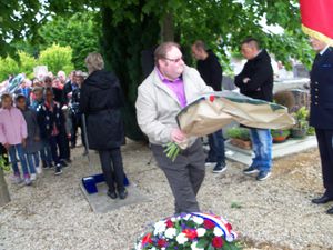 N° 12 Dépôt de gerbe UNC