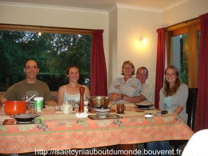 z645 Wendy Don et Adelina a table avec nous