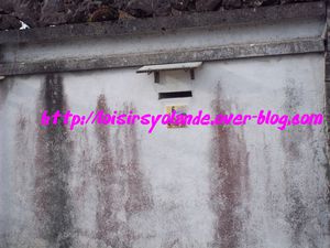 bal-dans-mur.jpg