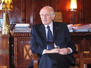 Azoul-au-bureau--1--copie-1.jpg