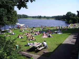 800px-Freibad_Oberglinde.jpg