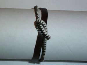 bracelet--marron-noeud-blanc.jpg