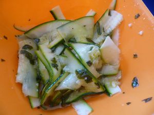 carpaccio-de-courgette-basilic.JPG