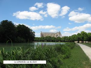 Cathedrale-vue-du-jard-titree.JPG