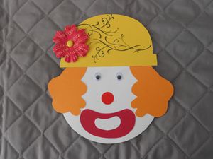 7.Clown-chapeau-jaune.jpg
