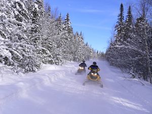 randonnee-motoneige-canada