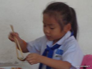 Vientiane,Janvier 2014, déjeuner à l'école (3)