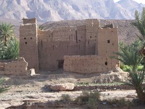 TINEGHIR- architecture-berbere-route-de-tineghir-maroc