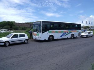 bus-immobilise-a-proximite-de-la-4-voies-par-les-policie.jpg