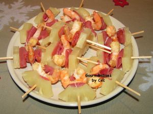 brochettes-crevette-ananas-bacon.jpg