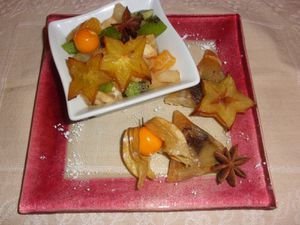 Salade de fruits et samossas